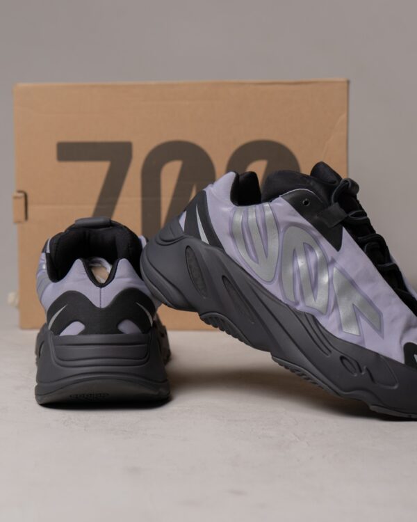 Adidas Originals Yeezy 700 MNVN GW9526