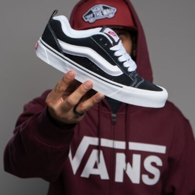 Vans Knu Skool Black/True White VN0009QC6BT